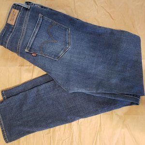 Levi's Jeans. Size 10. Mid Rise Skinny.